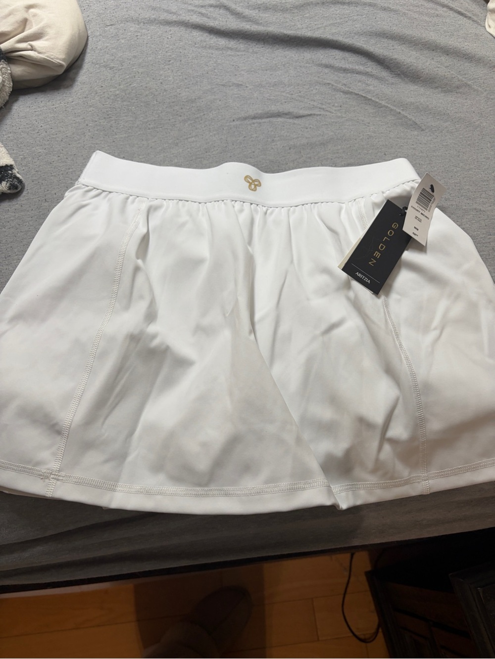 Aritzia court micro tennis skirt medium new with tags